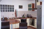 A vendre magnifique appartement de Type F2 d'environ 55 m² dans résidence avec piscine la Tampon 14 éme