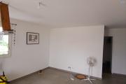 A LOUER appartement de type T3 + cour sur Trois Bassins