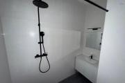 A louer studios neufs, MEUBLE ET EQUIPE haut de gamme le Tampon centre ville