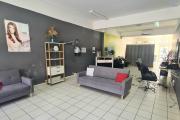LOCAL COMMERCIAL/ PROFESSIONNEL CENTRE VILLE SAINTE MARIE