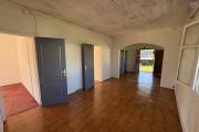 A vendre villa F5 avec garage sur un vaste terrain de plus de 2 000 m2