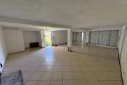 A vendre villa F5 avec garage sur un vaste terrain de plus de 2 000 m2