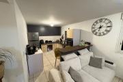 A vendre ce bel et grand appartement de type T3 avec une superbe vue mer et montagne