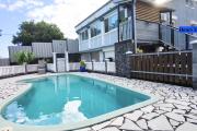 A vendre belle villa avec piscine à proximités des commodités