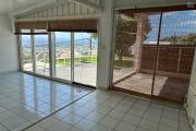 A vendre jolie villa jumelée de type F3/4 sur 431 m² jardin à chemin Finette Sainte-Clotilde