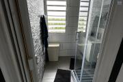 A louer à la Rivière des pluies Sainte-Marie bel appartement F3 meublé