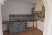 A LOUER spacieux appartement F2 de 63 m2 de SH avec cour sur Saint-Paul à 5 mn à pieds du front de mer à 783, 87 euros!!