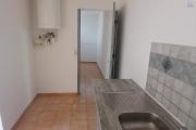 A LOUER spacieux appartement F2 de 63 m2 de SH avec cour sur Saint-Paul à 5 mn à pieds du front de mer à 783, 87 euros!!