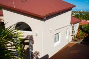 A vendre à la Possession superbe villa F4 type provençale avec piscine, Vue sur mer et le port .