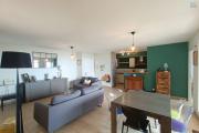 A vendre magnifique appartement T4 avec vue sur mer et 2 parkings au centre ville