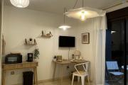 A louer studio meublé (à l'année) à Ste Clotilde residence Lobellia  .