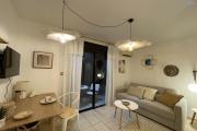 A louer studio meublé (à l'année) à Ste Clotilde residence Lobellia  .