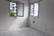 A louer un appartement de type F1 sur la résidence Les Orangelles à Sainte Clotilde.