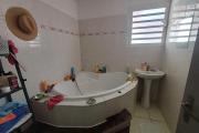 A louer villa F4 mitoyenne sur ETANG SALE LES BAINS.