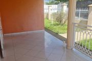 BELLE VILLA AVEC 4 CHAMBRES, GRAND GARAGE, JARDIN CLOTURÉ
