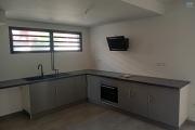 A LOUER APPARTEMENT F3 EN REZ DE JARDIN DE 79 M2 DE SURFACE DANS UNE RESIDENCE RECENTE A LA SALINE LES HAUTS