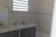 Villa F4 Vue Mer  SAINT GILLES LES BAINS 173m2 habitable avec 3 Chambres, 1 grand balcon, 1 grand jardin, 2 salle d'eau, 2 WC et 1 salon spacieux