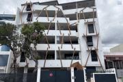 A vendre très beau T4 neuf centre de St Denis, rue Gal De Gaulle.