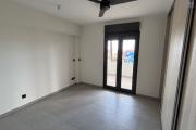 A vendre très beau T4 neuf centre de St Denis, rue Gal De Gaulle.