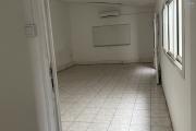 Local professionnel a louer