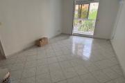 A vendre T3 rue Jean Albany à St Denis, proche de toutes les commodités.