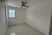 A vendre T3 rue Jean Albany à St Denis, proche de toutes les commodités.