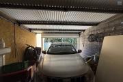 Grande propriété F8 en R+1 avec garage sur 1004 m² de terrain , située à 500 m d'altitude à 10 minutes de l'hyper centre d'Etang Salé Les Hauts, en impasse, avec vue océan imprenable.