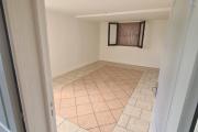 PETITE MAISON AVEC JARDIN, 2 CHAMBRES, PROXIMITÉ CHAMP BORNE