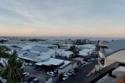 Spécial investisseur : a vendre un appartement T2 Loué au dernier Étage avec une vue Mer et Montagne a Sainte Clotilde