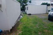 A LOUER bureau container sur un terrain de 200 m2 sur Saint-Gilles Les Hauts à 850 euros!