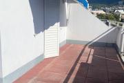 A louer ce bel appartement de type F3 sur une résidence PRIVE au dernier étage vue mer à Sainte Clotilde.