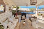 A LOUER Magnifique maison MEUBL&Eacute;E de type F5 avec PISCINE et VUE MER &agrave; SAINT-PAUL
