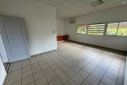 A louer - Ensemble de quatre superbes locaux professionnels de 70 m&sup2; chacun