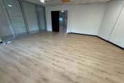 A louer local professionnel ou commercial enti&egrave;rement r&eacute;nov&eacute; d'environ 66 m&sup2; proche du centre ville le Tampon