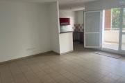 A louer appartement de type T4 dans une petite r&eacute;sidence proche &eacute;cole et petite vue mer