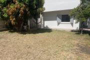 A louer grand Appartement T4 sur ETANG SALE LES BAINS avec un beau et grand jardin