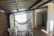 A louer grand Appartement T4 sur ETANG SALE LES BAINS avec un beau et grand jardin