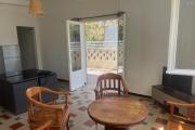 A louer grand Appartement T4 sur ETANG SALE LES BAINS avec un beau et grand jardin