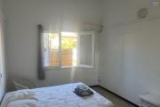 A louer grand Appartement T4 sur ETANG SALE LES BAINS avec un beau et grand jardin
