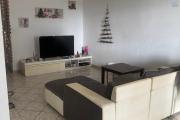 A louer appartement T3 (bas de maison) &agrave; STE MARIE, proche du centre et de l'espace commerciale La Reserve