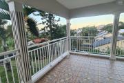 A louer grande maison secteur Mont&eacute;e sano &agrave; Sainte Marie, tr&egrave;s beau jardin, endroit calme