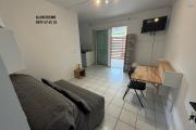 A louer joli studio neuf proche de l'université ( ELECTRICITE, EAU ET WIFI COMPRIS )