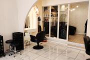 Au cœur du centre-ville de Saint-Paul | Salon de coiffure à vendre au prix de 69 500 €.