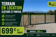 A LOUER | Terrain plat de 500 m2 cl&ocirc;tur&eacute; avec portail, secteur Bras Creux
