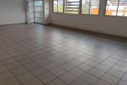 À LOUER – Local professionnel ou commercial de 140 m² à Trois Mares
