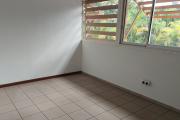 À LOUER – Local professionnel ou commercial de 140 m² à Trois Mares