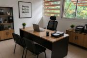 À LOUER – Local professionnel ou commercial de 140 m² à Trois Mares