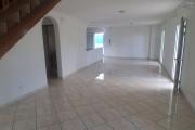 A VENDRE charmante maison de type F4 sur 634 m2 de terrain à SAINT-GILLES LES HAUTS