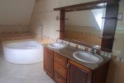 A VENDRE charmante maison de type F4 sur 634 m2 de terrain à SAINT-GILLES LES HAUTS