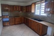 A VENDRE charmante maison de type F4 sur 634 m2 de terrain à SAINT-GILLES LES HAUTS